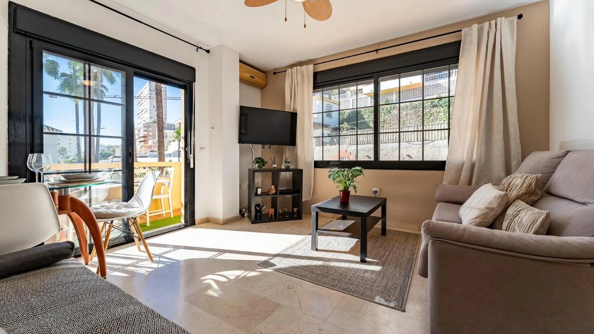 Malagasuite Beautiful Pool & Parking Torremolinos Apartament