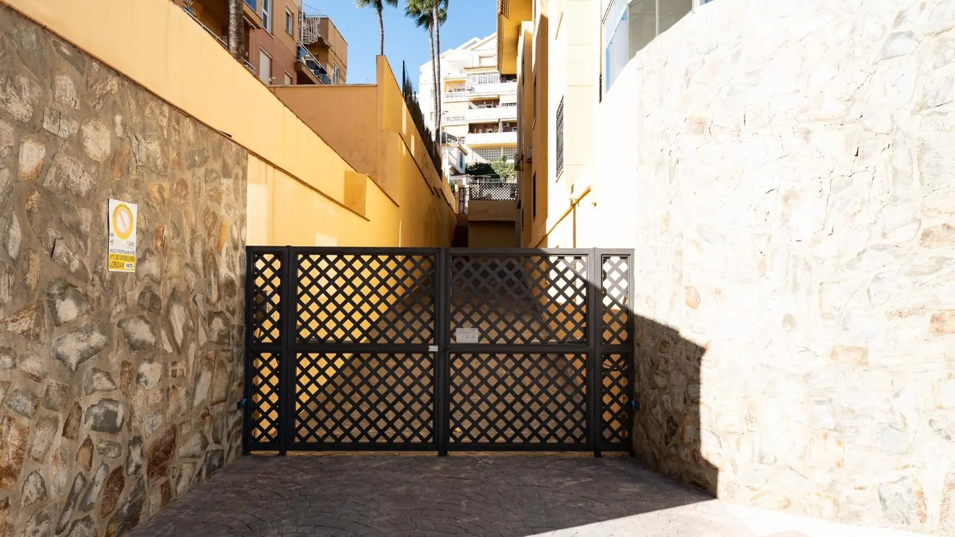Malagasuite Beautiful Pool & Parking Torremolinos Spain